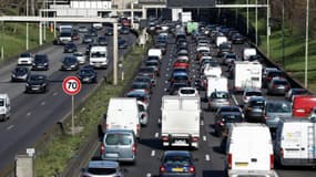 Un pic de bouchons de 349 km a été enregistré à la mi-journée au niveau national samedi, journée classée orange dans le sens des retours en Auvergne-Rhône-Alpes et région parisienne