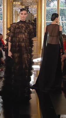 Retour sur le défilé Valentino à la Fashion Week de Paris 