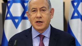 Benjamin Netanyahu lors d'une réunion avec son cabinet à la Kirya, à Tel-Aviv, le 31 décembre 2023