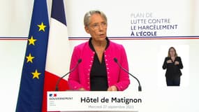 Élisabeth Borne présentant le plan de lutte contre le harcèlement scolaire, le 27 septembre 2023, à Matignon.