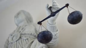 La balance d'une statue de la déesse de la Justice.