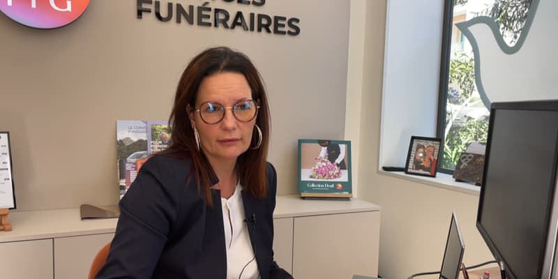 Laetitia Robbe, victime de l'attentat de Nice, à son bureau au sein d'un office funéraire.