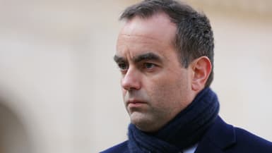 Le ministère des Armée Sébastien Lecornu, le 27 février 2024 aux Invalides, à Paris