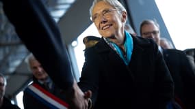 Le Premier ministre français Elisabeth Borne en visite à Caen, dans le nord-ouest de la France, le 3 novembre 2023.