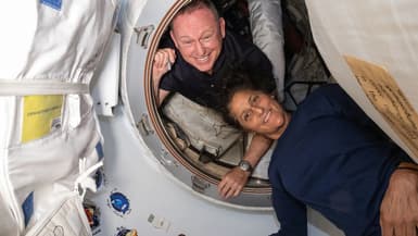 Les astronautes Butch Wilmore et Suni Williams dans leur vaisseau Starliner arrimé à l'ISS, le 2 juillet 2024