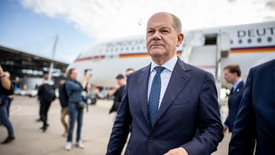 Olaf Scholz à l'aéroport de Tel-Aviv le 17 octobre 2023.