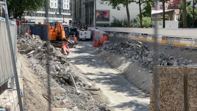 Les travaux pour reboucher la trémie de la rue Garibaldi, dans le 7e arrondissement de Lyon.