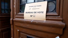 Un bureau de vote pour les élections européennes, à Paris, le 9 juin 2024.