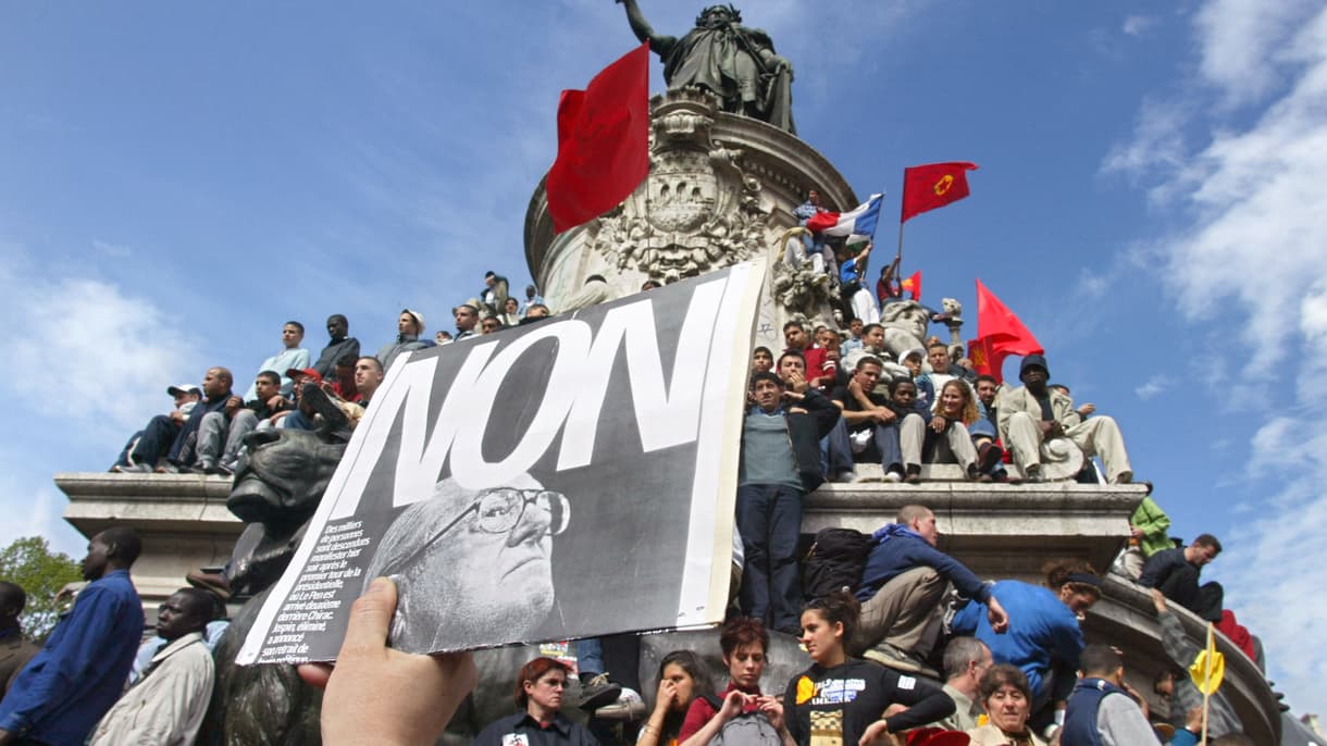 Une manifestation contre l'extrême droite à Paris, le 1er mai 2022, après la qualification de Jean-Marie Le Pen au second tour de l'élection présidentielle.